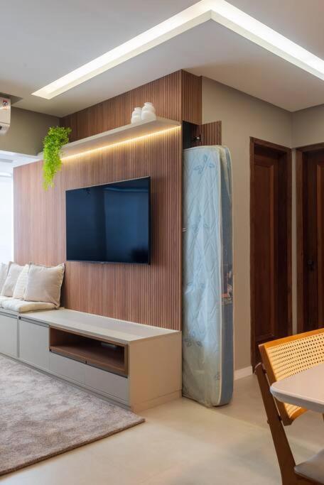 1403 - Flat Excelente Em